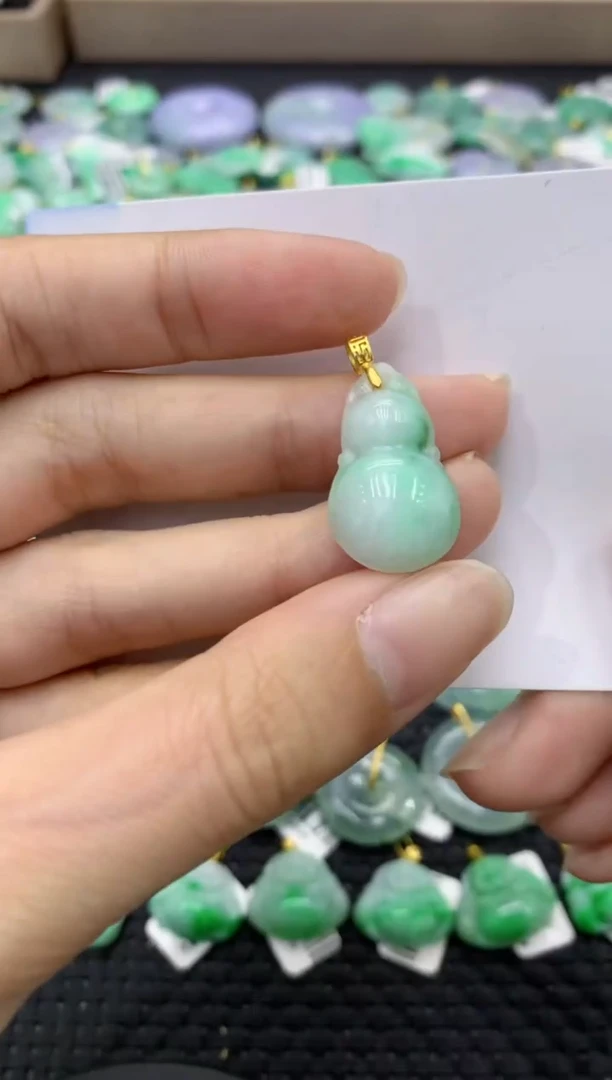 颈饰未镶嵌翡翠天然缅甸翡翠A货