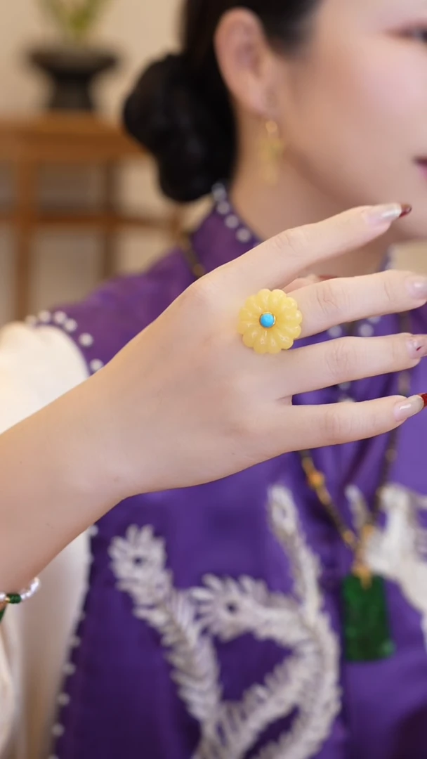 【闪购商品】蜜蜡戒指18K金镶嵌花戒指SY