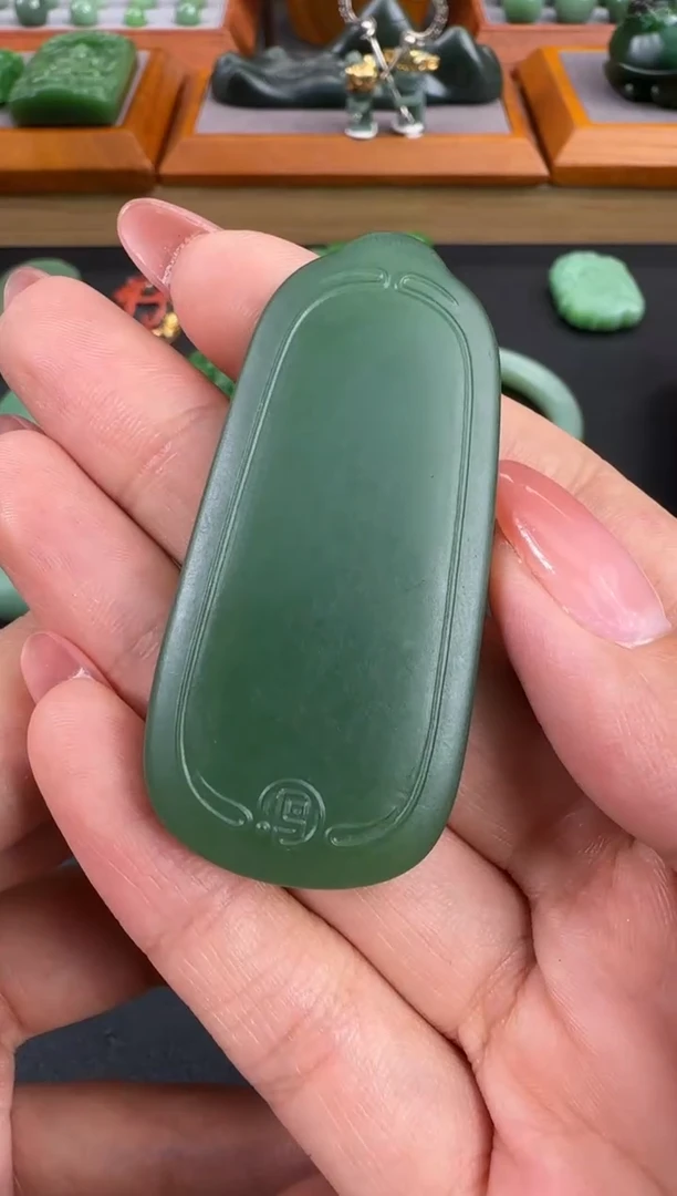 和田玉未镶嵌颈饰岁****逝吊坠