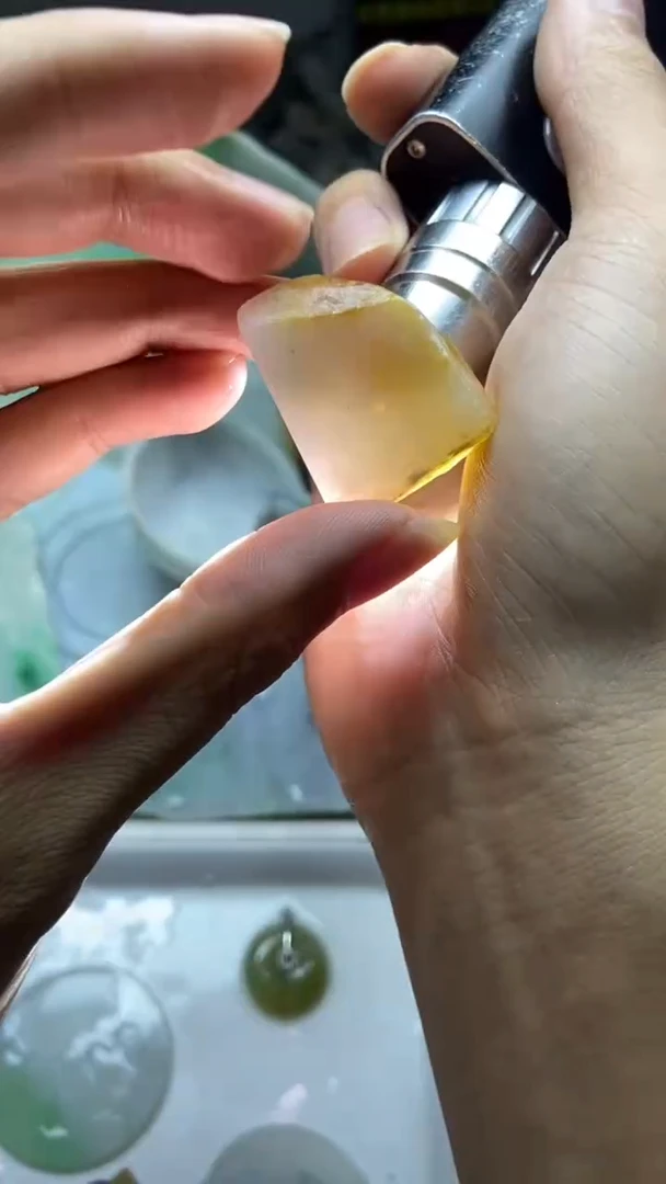 颈饰未镶嵌翡翠天然缅甸翡翠A货59