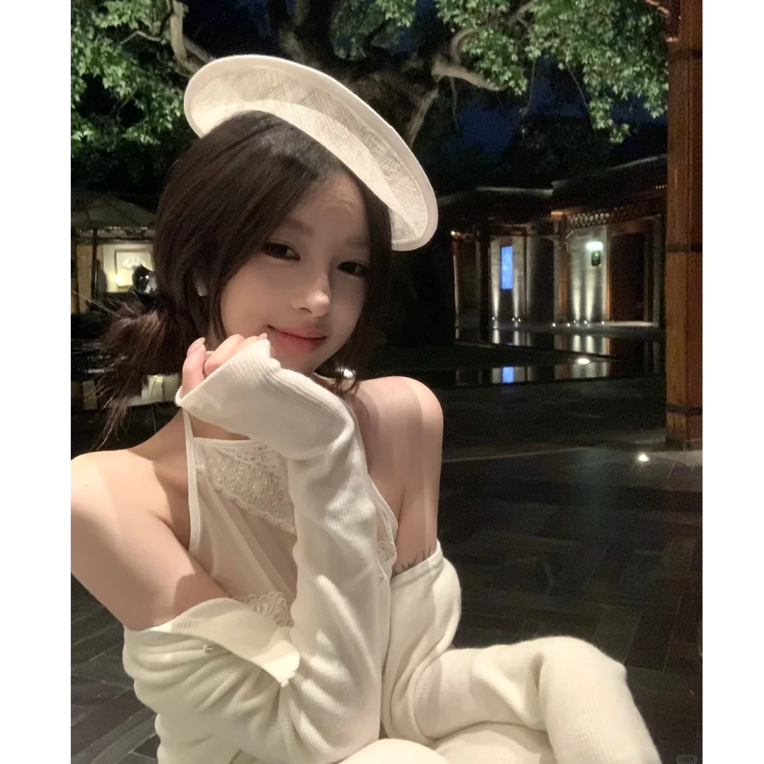 韩系时尚气质女神高级感网纱挂脖吊带上衣配显瘦高腰休闲裤子套装