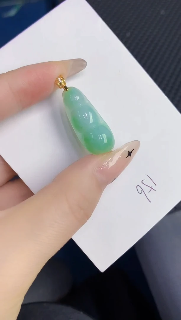 颈饰未镶嵌翡翠缅甸天然翡翠A货