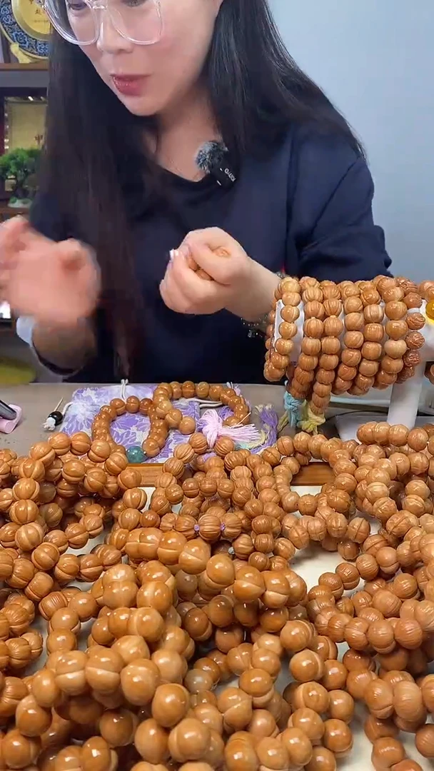 手串猴头核桃小****?光面屁桃17天然猴头手串