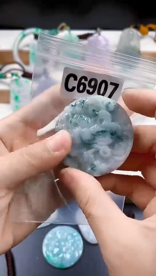 颈饰未镶嵌翡翠天然翡翠吊坠挂件