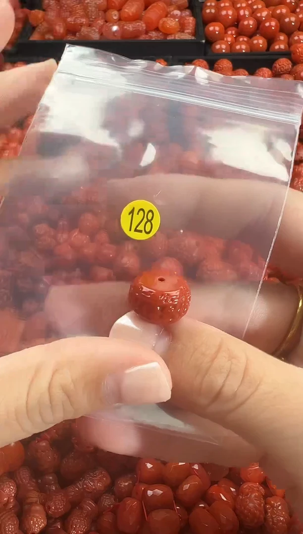 颈饰未镶嵌南红玛瑙1