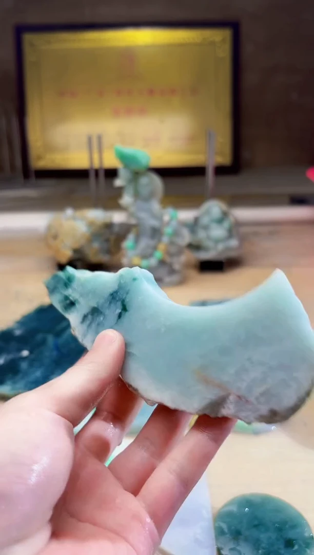 翡翠挂件未镶嵌A货张星5983