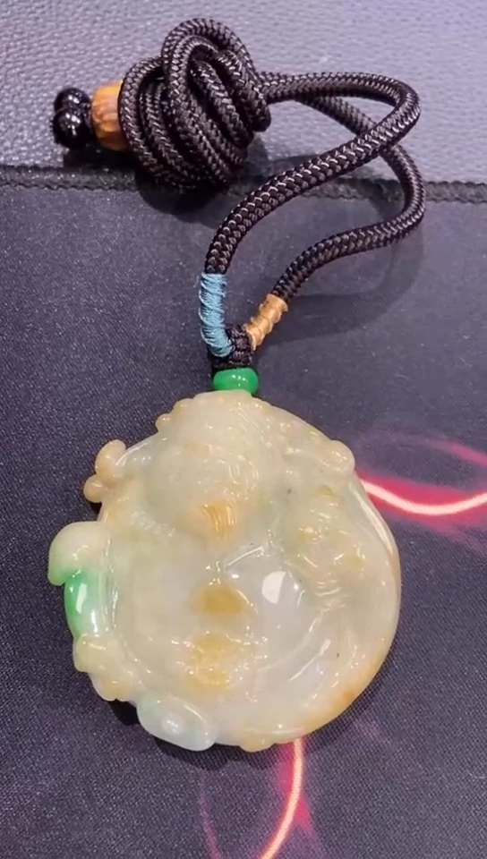 翡翠未镶嵌颈饰吊坠