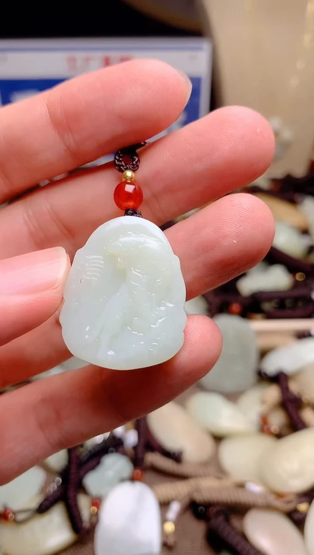 和田玉未镶嵌颈饰1