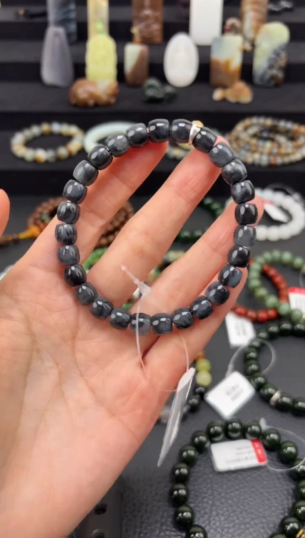 未镶嵌和田玉挂件8mm青花极限弧手串