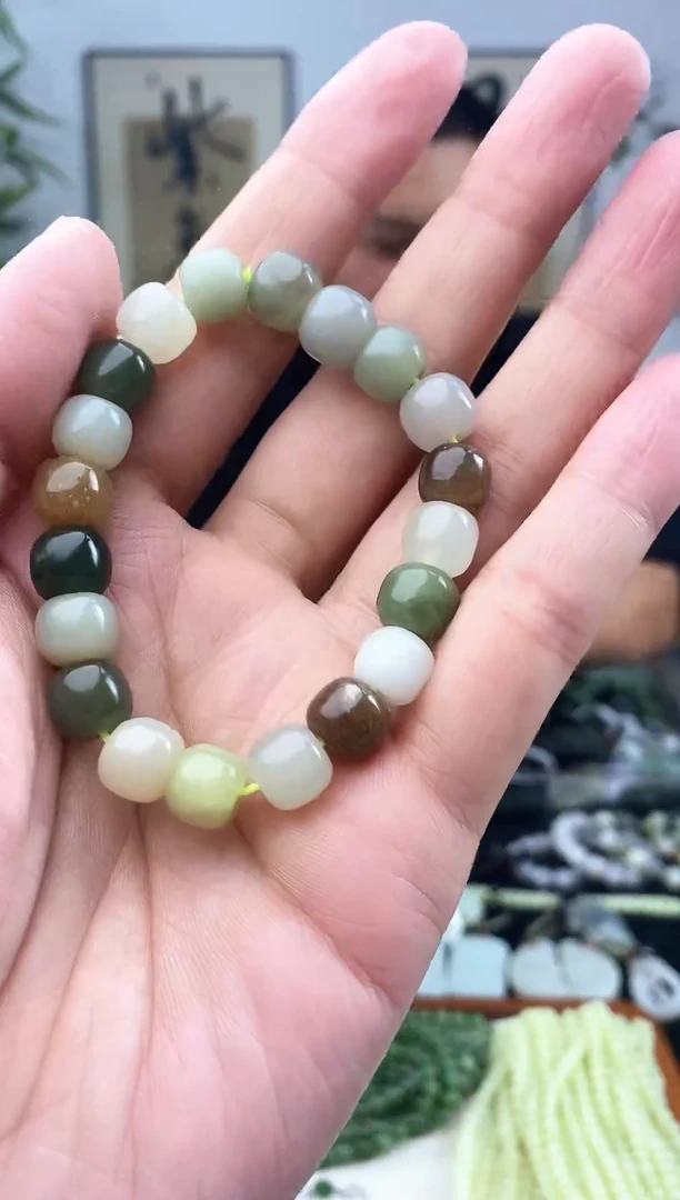 和田玉未镶嵌颈饰1