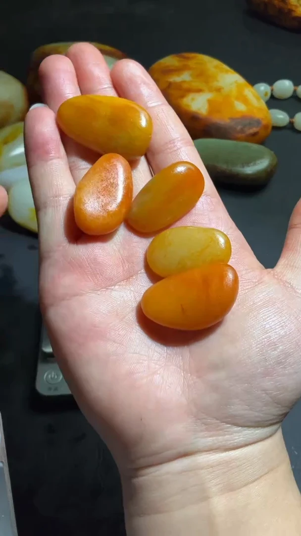 【闪购商品】和田玉吊坠未镶嵌和田玉籽石吊坠多样性发货颜色随机