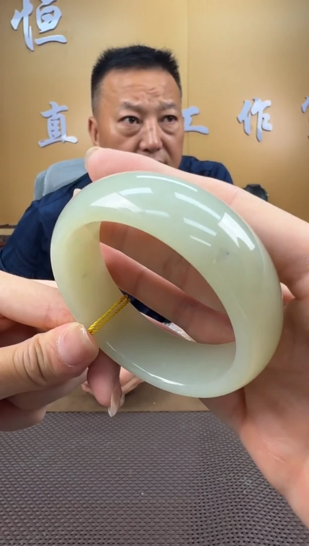 和田玉未镶嵌颈饰手镯56