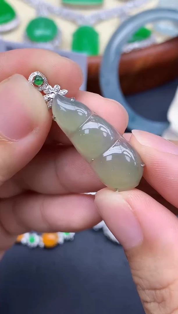 颈饰18K金镶嵌翡翠373-中国好珍宝