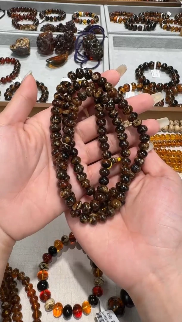 琥珀颈饰未镶嵌好**头黑金熊猫    8MM