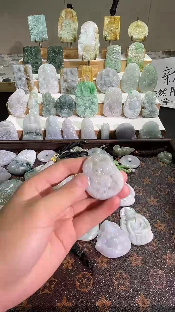 吊坠(赠链)未镶嵌翡翠11/23   6