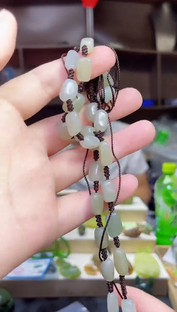 和田玉未镶嵌颈饰1