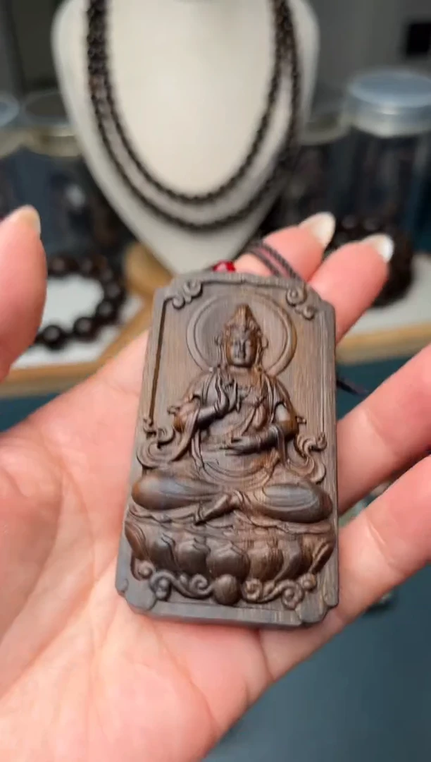【闪购商品】沉香木吊坠白奇楠雕件
