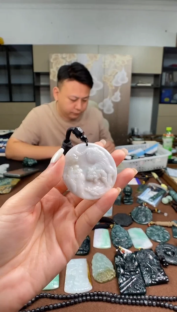颈饰未镶嵌翡翠多样性发其一
