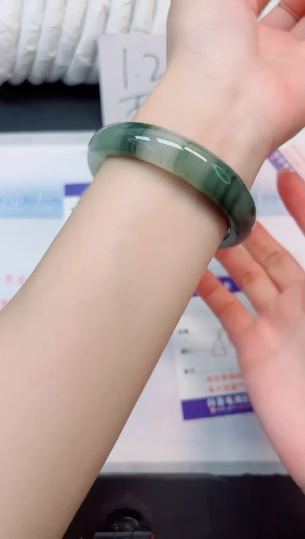 【闪购商品】石英质玉手镯未镶嵌117-56.2