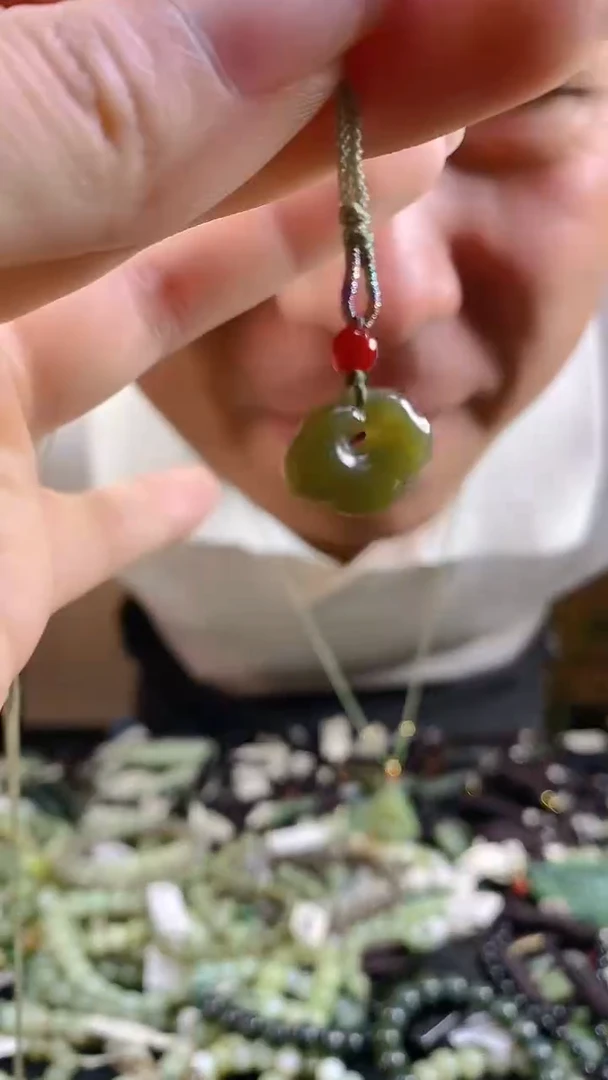 和田玉未镶嵌颈饰多样性发货，拍一发一
