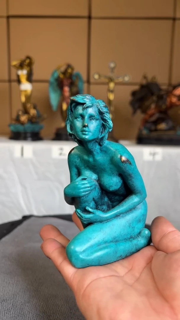 精铜材质精美雕塑