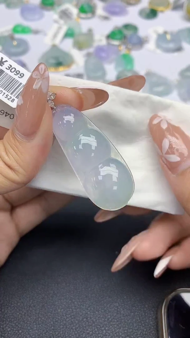 颈饰18K金镶嵌翡翠天然缅甸a货翡翠百元以上9元证书费自理