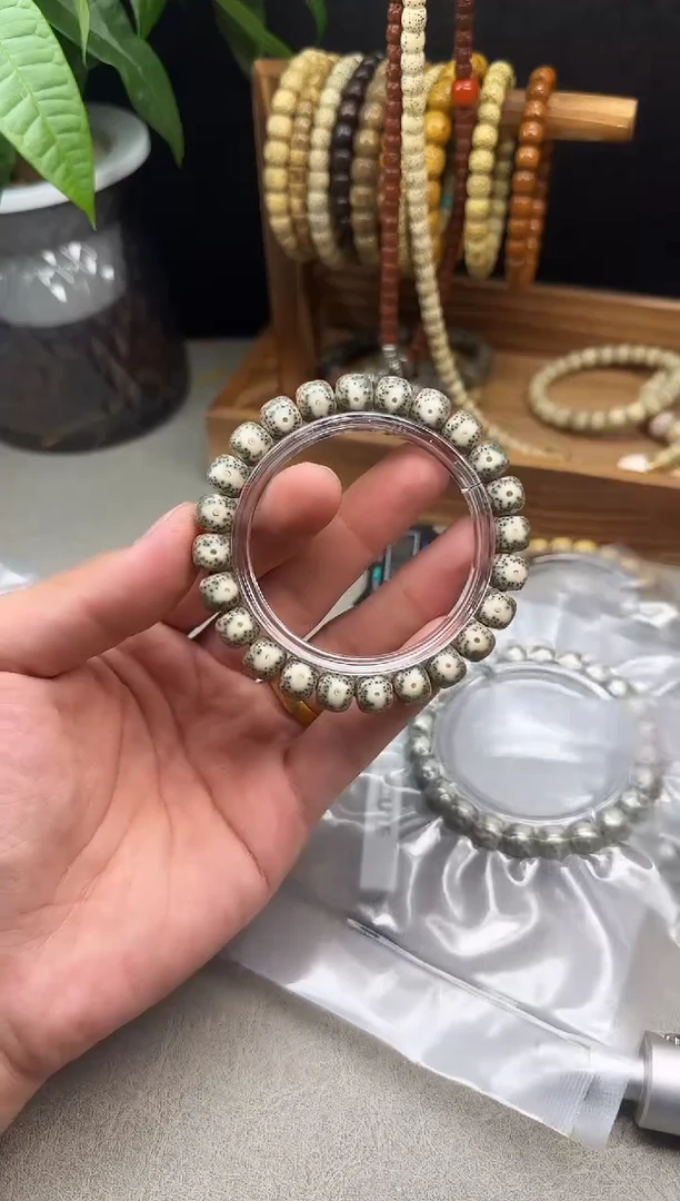 星月菩提手串E04 【眼睛货】 石玉料10*9左右