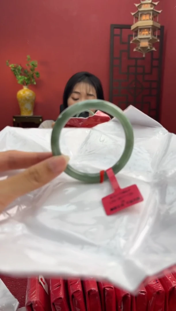 未镶嵌手镯（圆镯）翡翠翡翠手镯3
