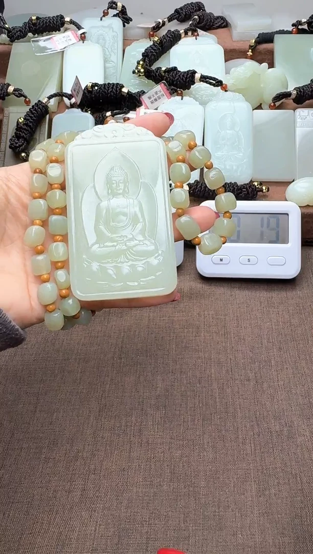 颈饰未镶嵌和田玉1