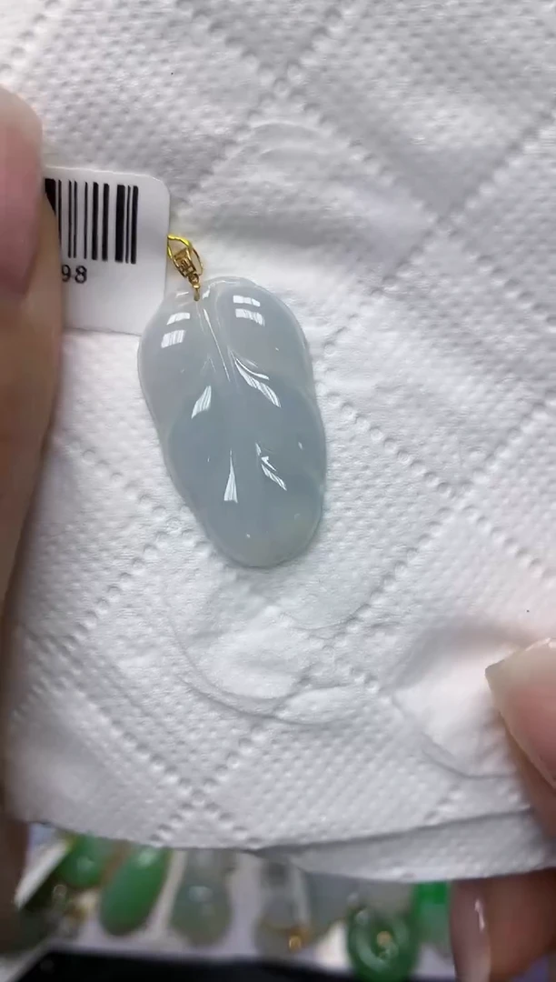 颈饰18K金镶嵌翡翠1111111111