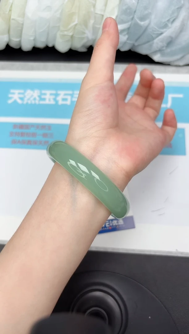 未镶嵌长石玉手镯114-61.8