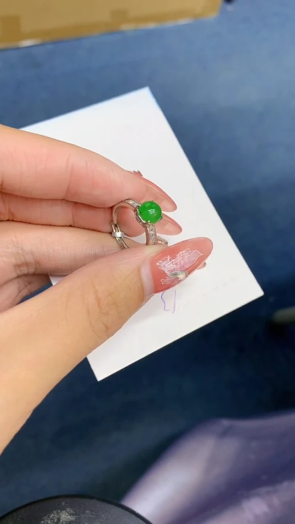 颈饰未镶嵌翡翠1