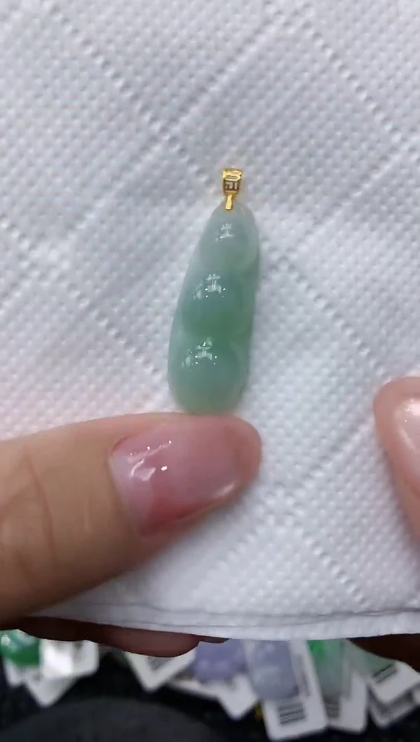 翡翠18K金镶嵌颈饰111111111