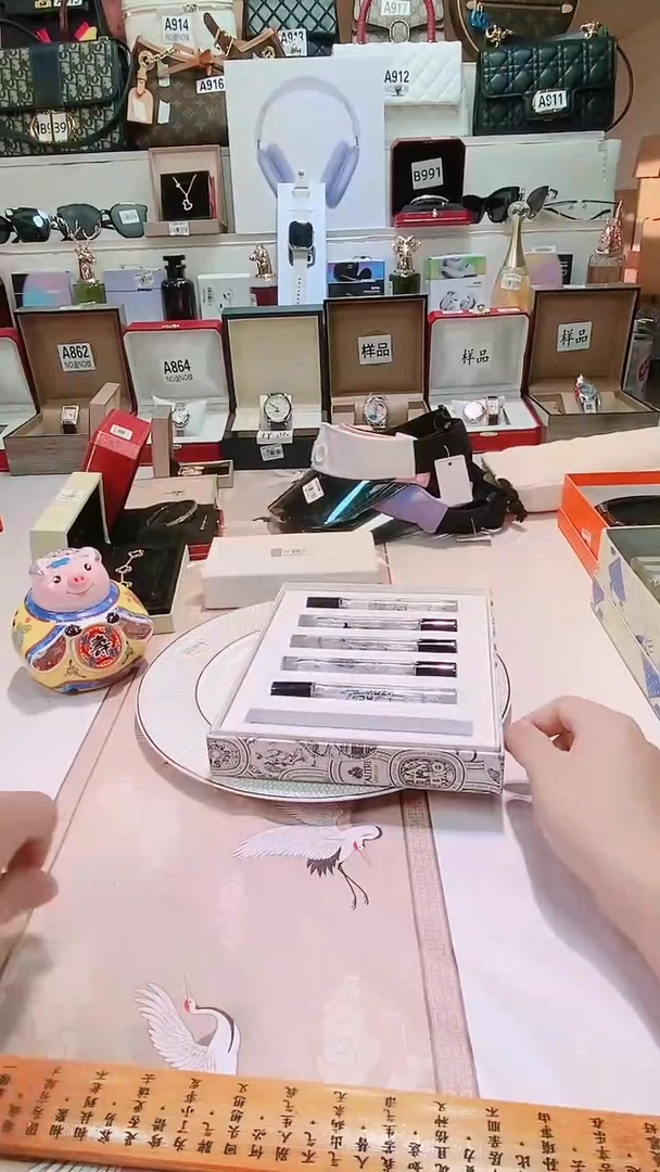 瓷片瓷器 库房到期 全部地板价@@1