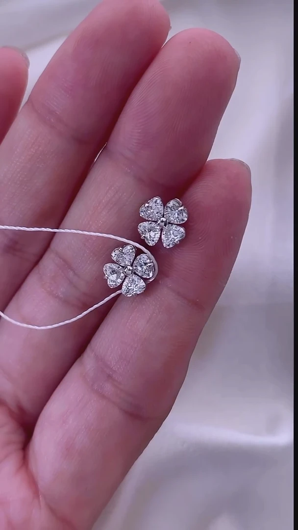 铂Pt950镶嵌实验室培育钻石Pt950培育钻爱心耳钉