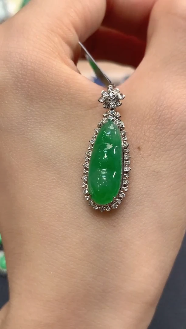 吊坠(不含链)18K金镶嵌翡翠夏日珠宝B30