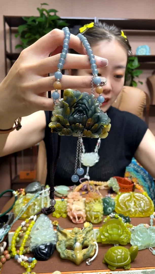 未镶嵌岫玉吊坠·