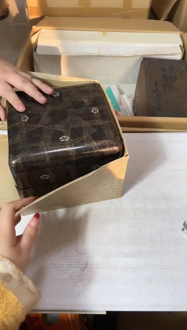 山**雪大漆食盒一一优选