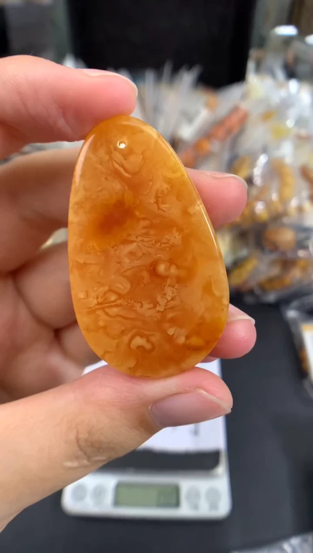 琥珀未镶嵌珠宝奇石1