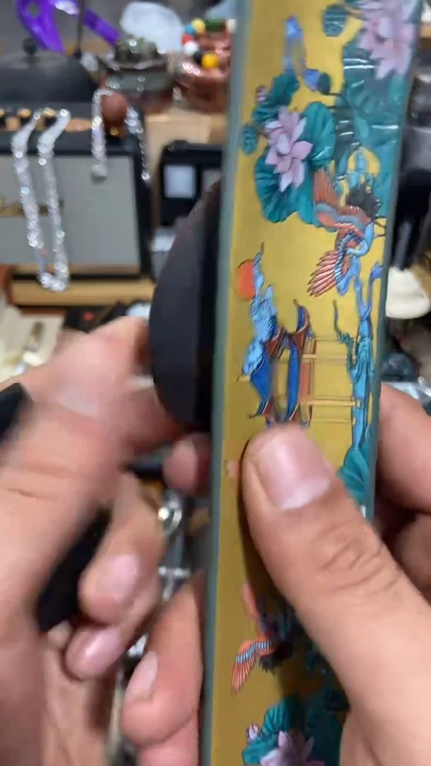 瓷片闪购商品  如图所示