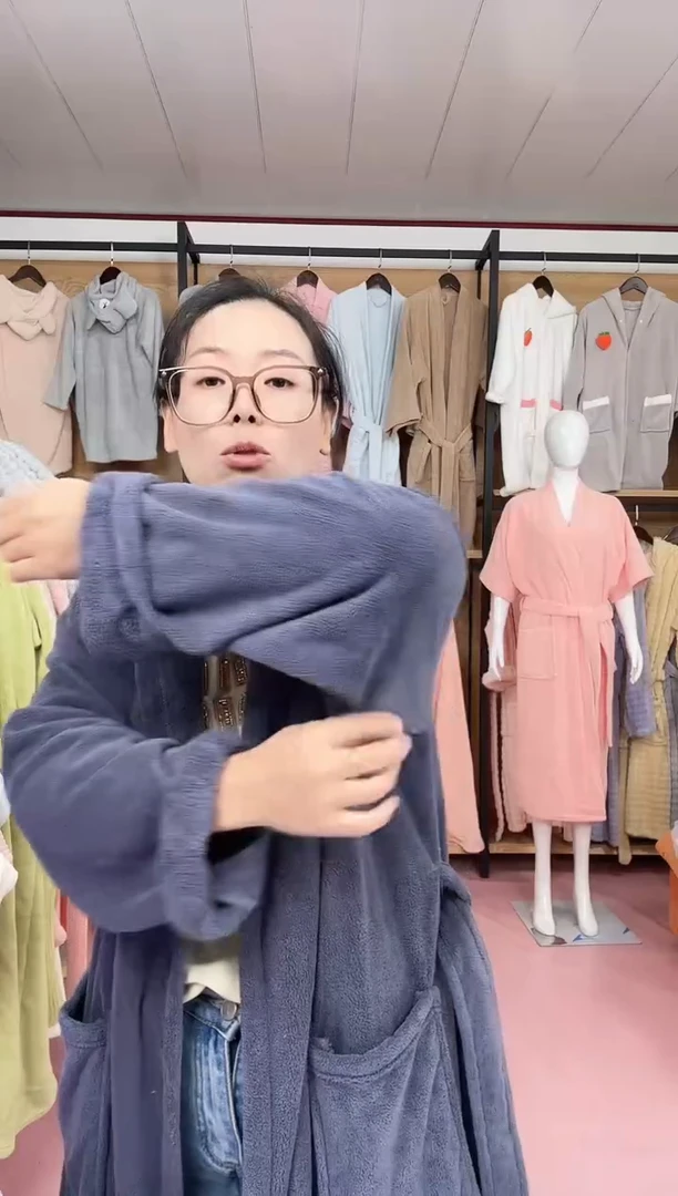 珊瑚绒素色连帽烟灰色