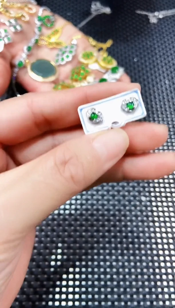 【闪购商品】翡翠耳饰未镶嵌11111111