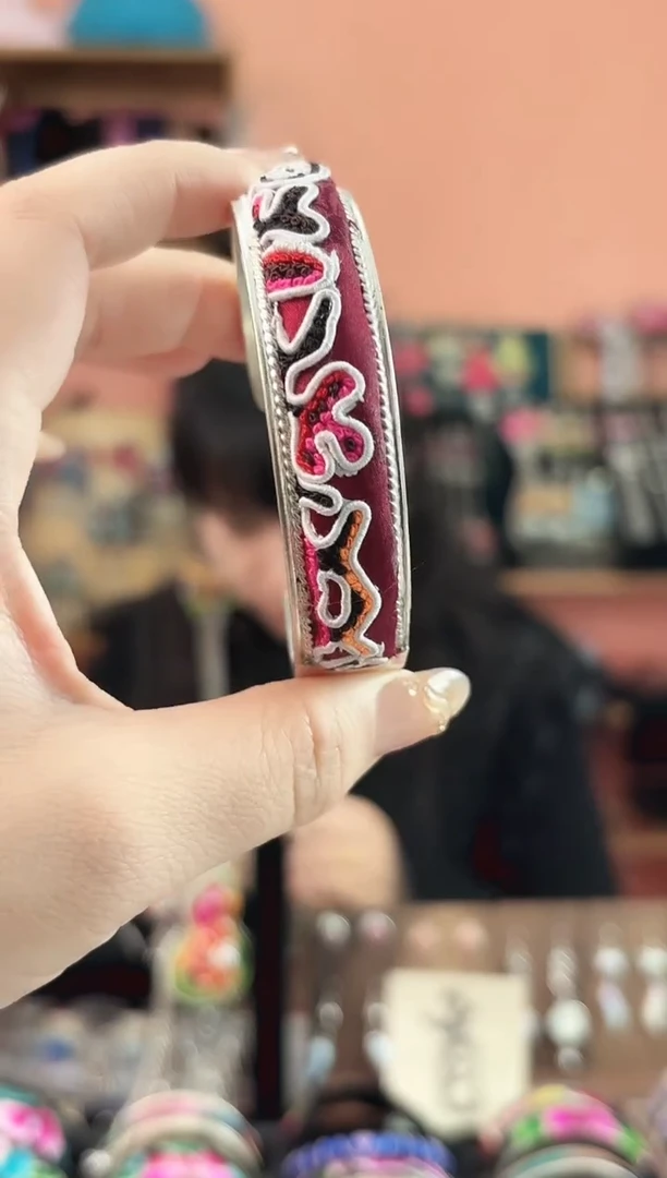 织绣艺枝独绣手工饰品55