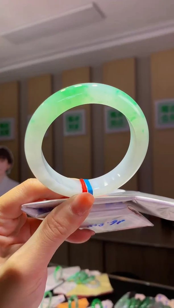 未镶嵌手镯翡翠-C51 圈口56.2 全款16.8万 定金2万