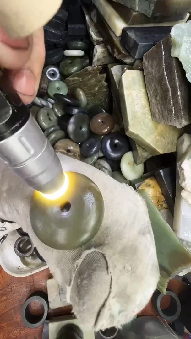 未镶嵌和田玉珠宝半成品扣子