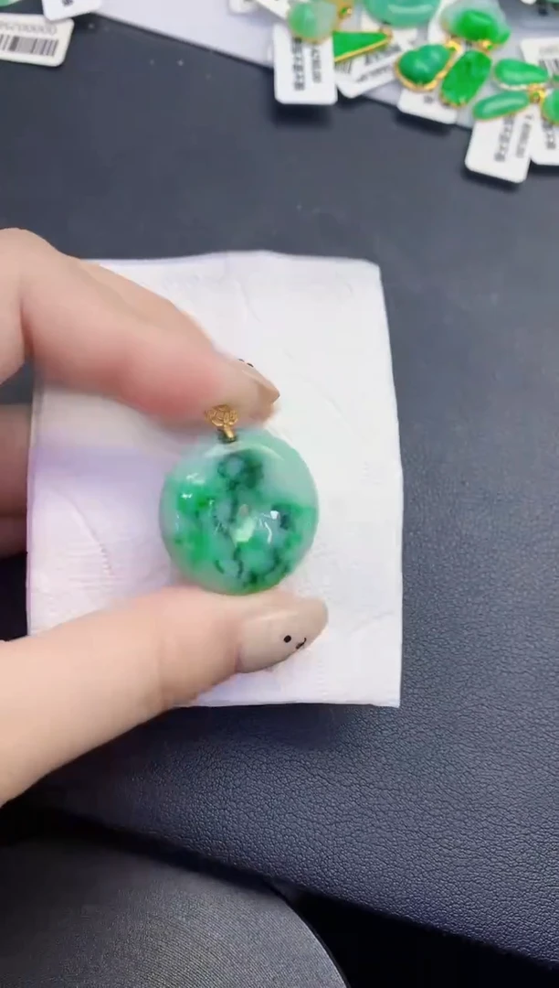 颈饰未镶嵌翡翠缅甸天然翡翠A货