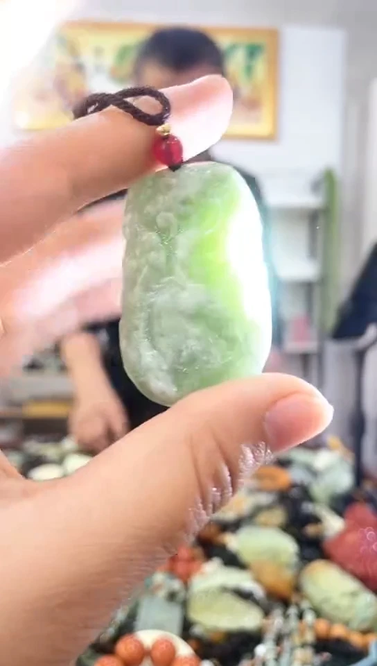 未镶嵌岫玉挂件