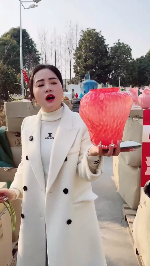 【闪购商品】玻璃安琪微瑕花瓶--U00J0