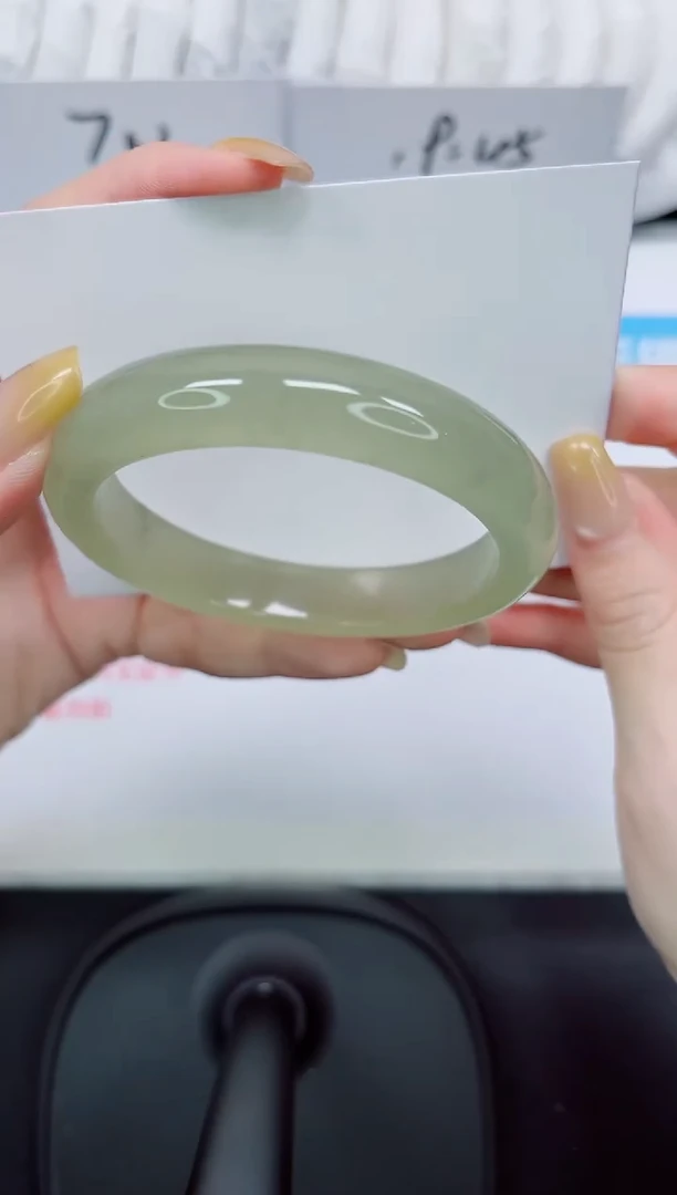 石英质玉手镯未镶嵌450