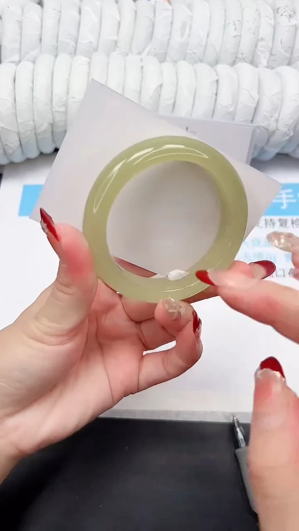 未镶嵌手镯石英质玉54-56.2CQ